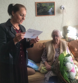 Новости » Общество: Свой 95-летний юбилей отметила керчанка Раиса Панченко