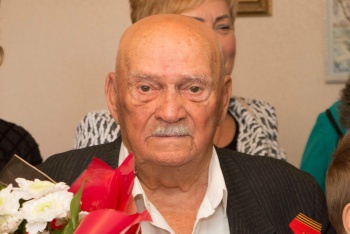Новости » Общество: Керчанин Василий Перконос отметил 95-летие