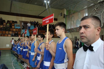 Больше 100 боксеров собрались на соревнованиях в Керчи