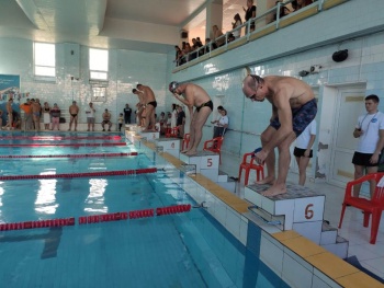 Керчанин снова привез «золото» с  Международного турнира по плаванию