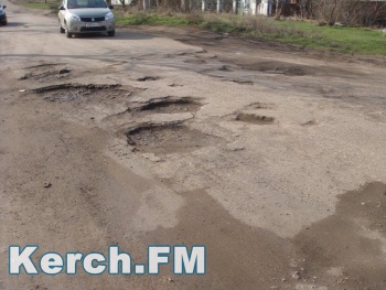 В октябре «Крымавтодор» ликвидировал 150 тыс. кв. м деформаций дорожного покрытия