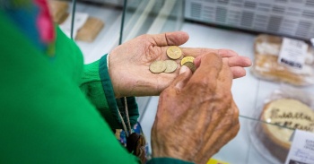 В РФ хотят увеличить прожиточный минимум пенсионерам