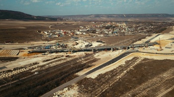 Новости » Общество: Строители рассказали о самом протяженном путепроводе на трассе «Таврида» в Крыму