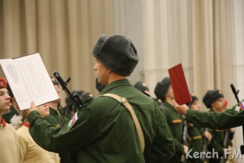 Новости » Общество: В Керчи приняли присягу солдаты-срочники