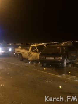 Новости » Криминал и ЧП: На мосту по ШГС в Керчи произошла авария