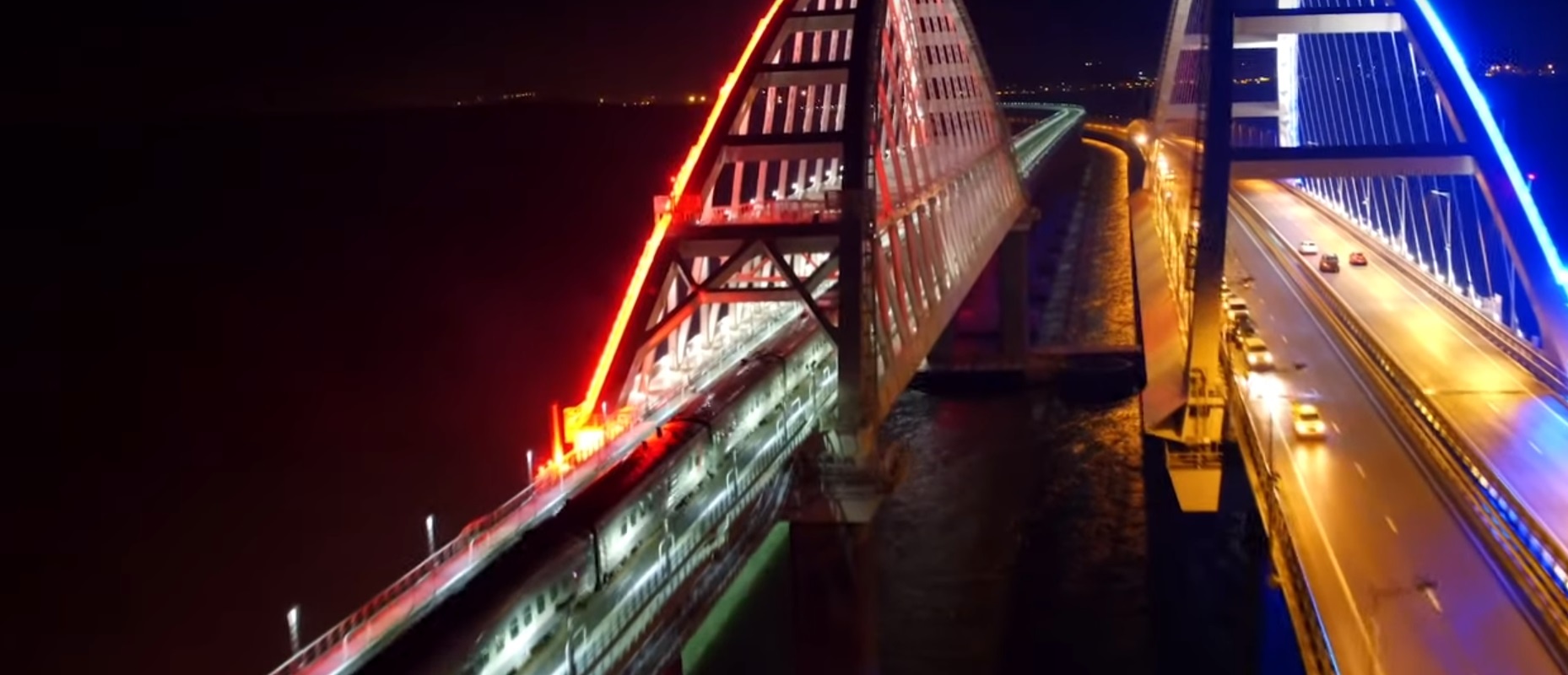 Крымский мост пути. Керченский мост ночью. Крымский мост поезд. Крымский мост железная дорога.