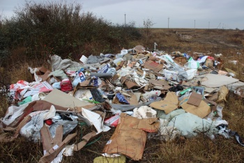 В районе Багерово появилась свалка строительного мусора