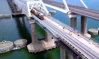 На Крымском мосту ограничат движение из-за  технологических работ