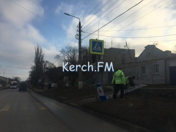 В Керчи на Чкалова установили новый дорожный знак