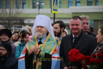 Новости » Общество: В Керчи на торжественное открытие памятника приехали министры и духовенство