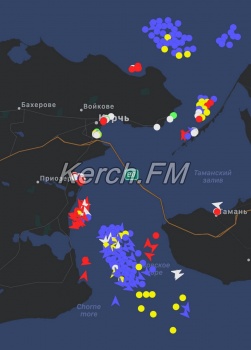 Движение судов под Крымским мостом приостановили