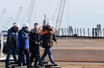 Путин прибыл в Анапу для участия в открытии ж/д движения по Крымскому мосту