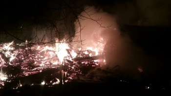 В Щелкино сгорел двухэтажный дом