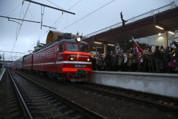 Новости » Общество: Первый двухэтажный поезд из Москвы прибыл в Крым