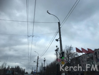 Ты репортер: На перекрёстке Еременко -Мирошника в Керчи  около стадиона установили камеры