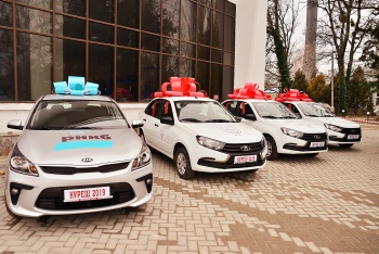Автомобили вручили победителям в чемпионате по борьбе Куреш в Крыму