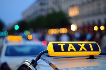 Судимым за тяжкие преступления хотят запретить работать в такси