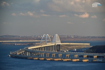 Первые 100 поездов прошли по Крымскому мосту