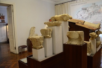 Новости » Культура: В историко-археологическом музее Керчи откроется две выставки