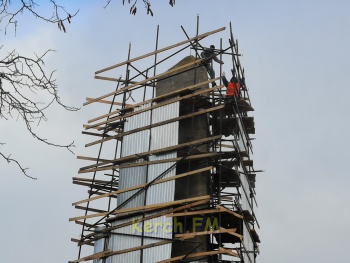 Ты репортер: Керчане беспокоятся за реставраторов обелиска на Митридате