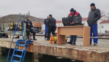 Новости » Общество: Керченские спасатели учились спасать людей на воде