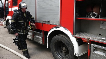 Новости » Общество: На пожаре в Керчи пострадал мужчина