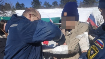 Трое туристов пострадали на выходных в Крыму, катаясь на санках и сноутюбах