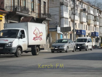 Новости » Криминал и ЧП: На Музее в Керчи  произошла тройная авария