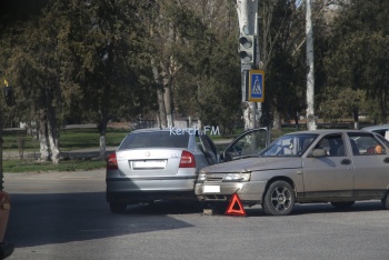 На Кирова-Еременко столкнулись две легковушки