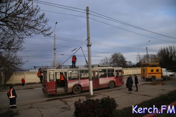 Новости » Общество: В Керчи  до 14 апреля остановлено троллейбусное движение