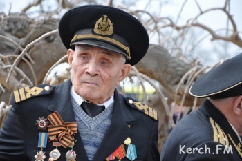Новости » Общество: Сегодня в Крыму начнут перечислять спецвыплату ветеранам войны