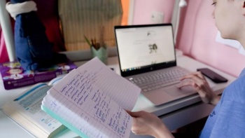 Новости » Общество: Аксенов поручил обеспечить крымских школьников домашним интернетом для учебы
