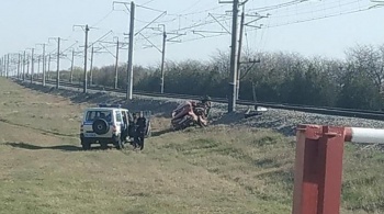 В Крыму при столкновении с электропоездом пострадал водитель «ВАЗ»