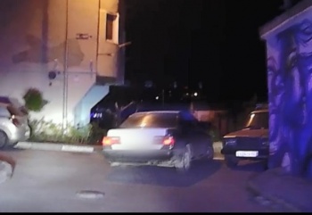 Новости » Общество: Сотрудники ГИБДД в результате ночной погони в Крыму задержали нетрезвого водителя (видео)