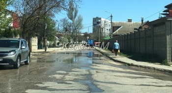 На Ульяновых водоканал устраняет порыв водовода