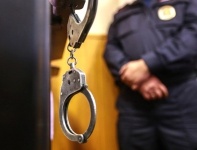 Новости » Криминал и ЧП: В Крыму будут судить мужчину за изнасилование школьниц