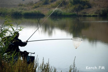 Власти Крыма разрешат рыбачить с 18 мая