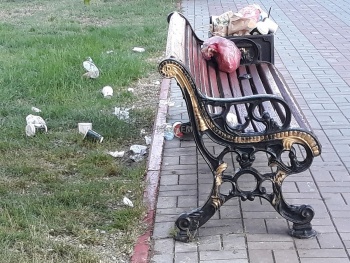 Керчане пожаловались на мусор в центре города