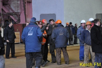 Новости » Общество: На заводе «Залив» в Керчи люди готовятся к забастовке