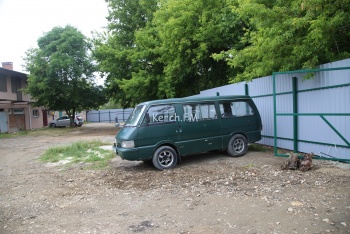 Новости » Общество: У гаражного кооператива на «Черепашке» в Керчи появился забор