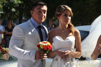 ЗАГСы в Крыму возобновили торжественную регистрацию браков