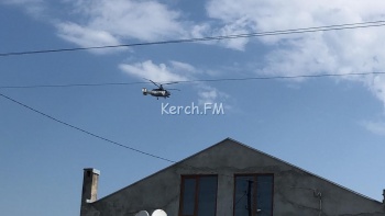 Новости » Общество: Над Керчью снова пролетели военные вертолеты