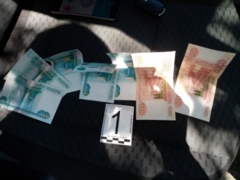 На полицейского в Крыму завели уголовное дело за получение взятки