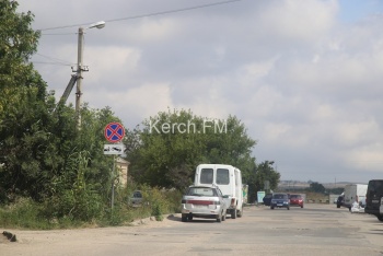 На Шлагбаумской в Керчи установили еще один дорожный знак «Работает эвакуатор»