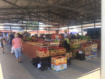 Новости » Общество: На центральном рынке в Керчи открыли новый павильон