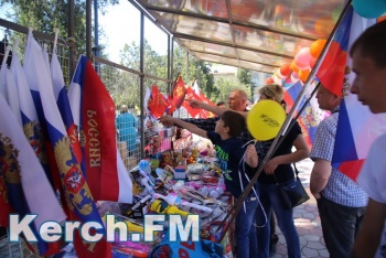 Новости » Общество: Крымчане рассказали кого из туристов любят, а кого не очень