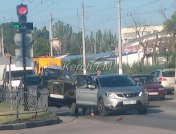 На Мирошника-Еременко вчера столкнулись два автомобиля