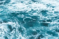 На пляже в Крыму утонула женщина