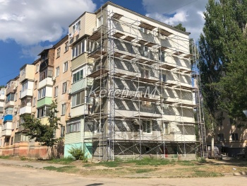 Новости » Общество: Капремонт в Керчи продолжается: ремонтируют дома на Льва Толстого