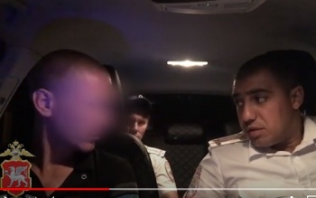 В Керчи поймали пьяного мопедиста без прав (видео)